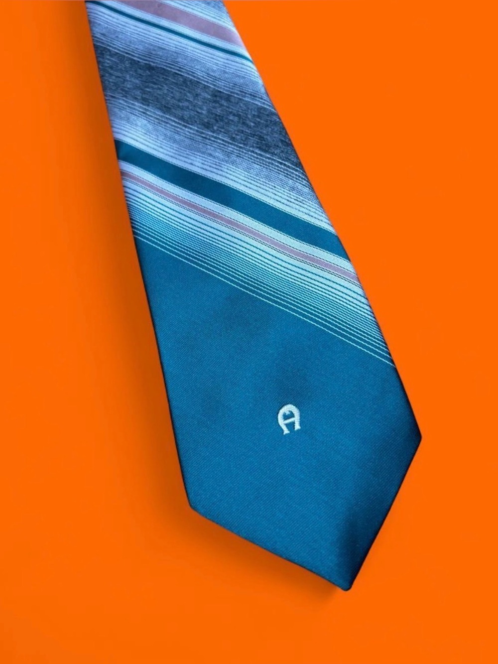 Aigner vintage striped men’s tie